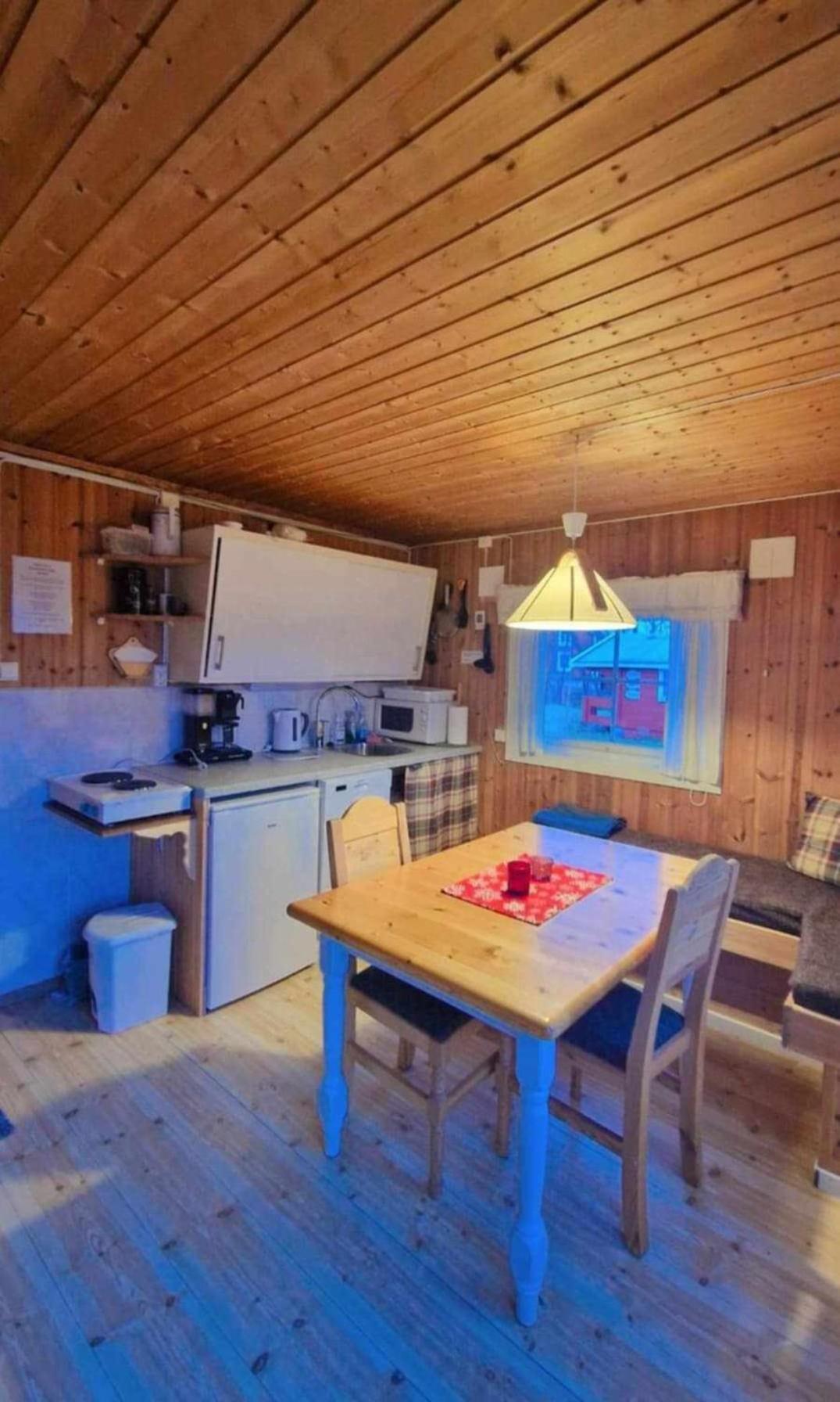 Bungalaven Lodge As Borselv Bilik gambar