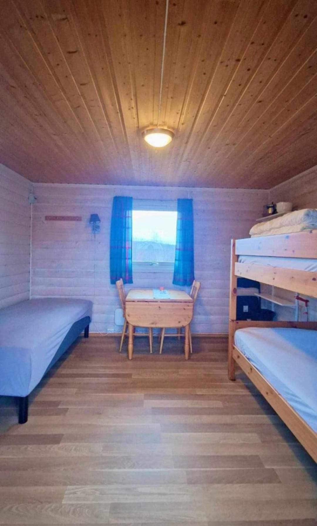 Bungalaven Lodge As Borselv Bilik gambar