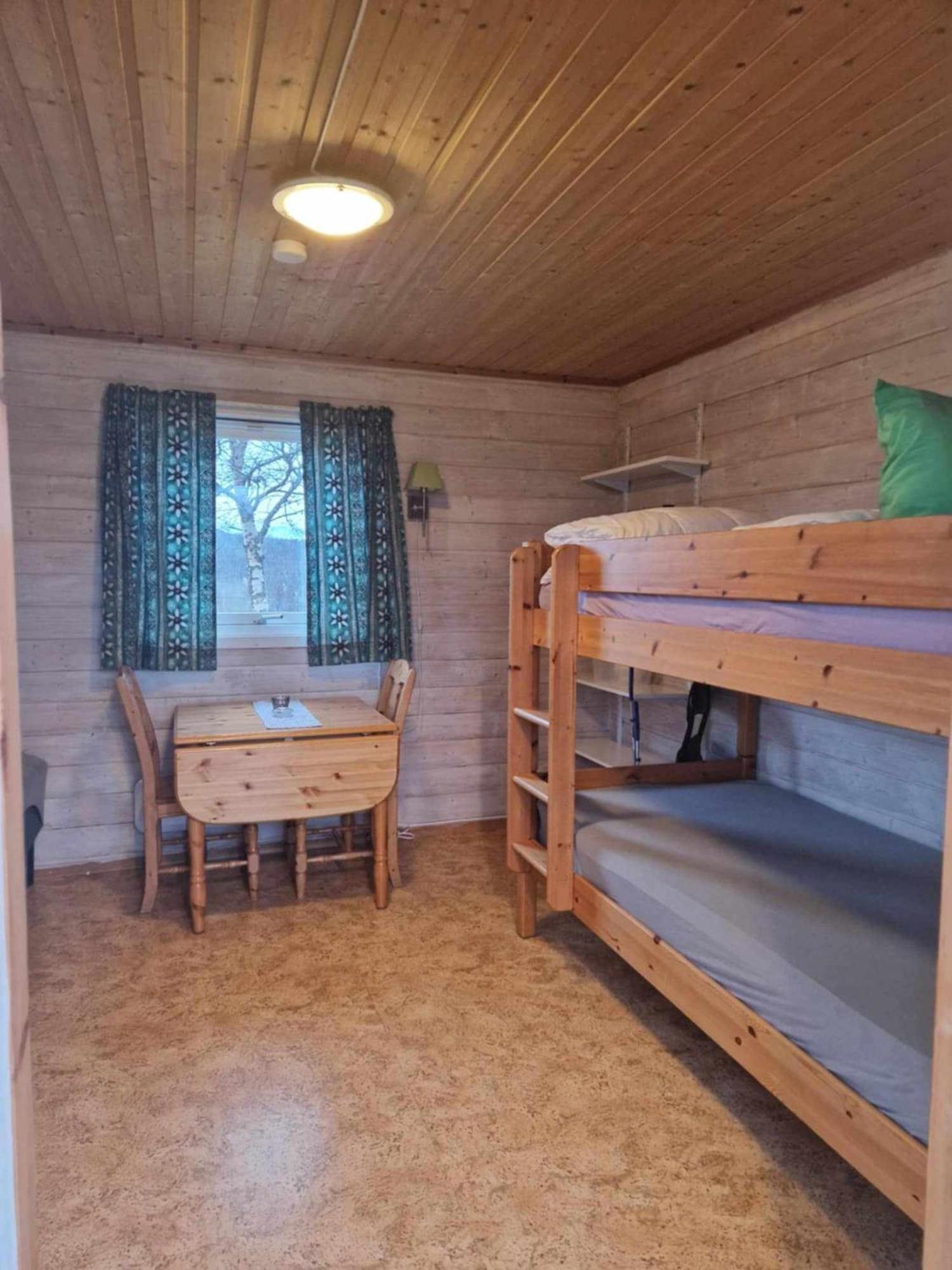 Bungalaven Lodge As Borselv Bilik gambar